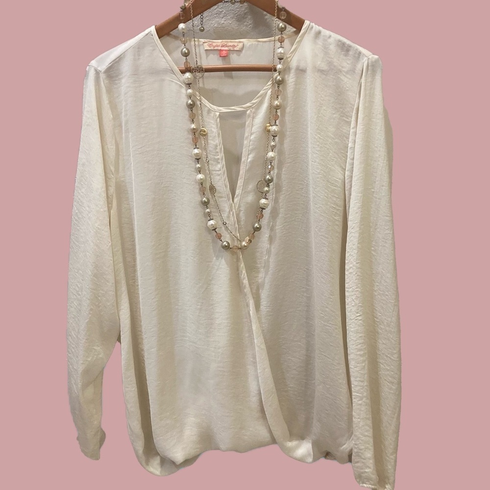 English Laundry blouson top. Feminine lightweight fabric. Solid cream. Size XL.